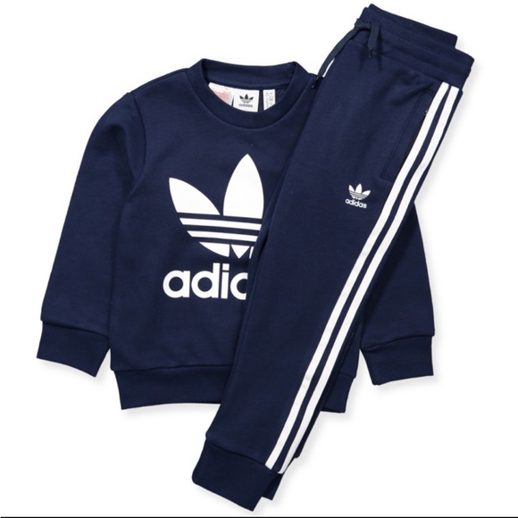 🆕Adidas>Satin oversized front logo sweater NWOT - Picture 2 of 6